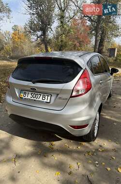 Хэтчбек Ford Fiesta 2012 в 