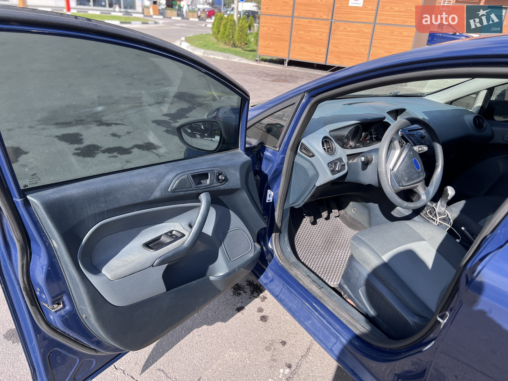 2010 Ford Fiesta - мініатюра 7