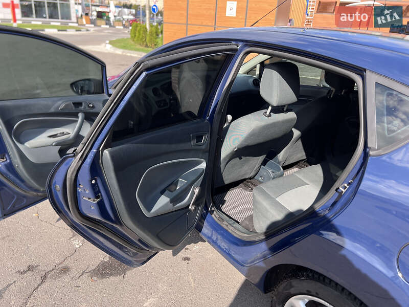Хэтчбек Ford Fiesta 2010 в Львове фото 9 Хэтчбек Ford Fiesta 2010 в Львове