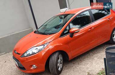 Хэтчбек Ford Fiesta 2011 в 