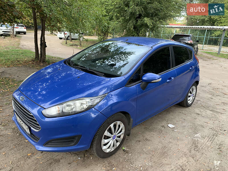 Хэтчбек Ford Fiesta 2013 в 