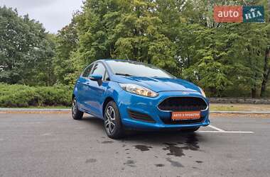 Хэтчбек Ford Fiesta 2016 в 