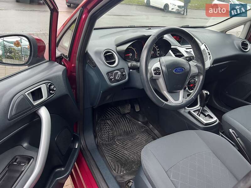 Хетчбек Ford Fiesta 2011 в Києві
