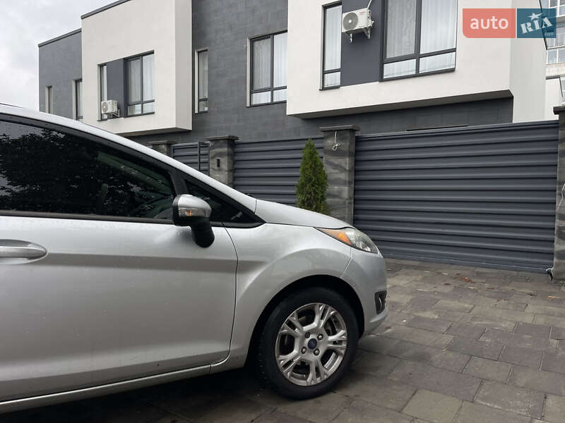 Седан Ford Fiesta 2016 в Киеве