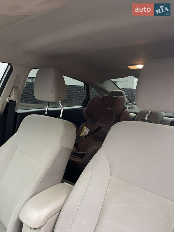 Седан Ford Fiesta 2016 в Киеве