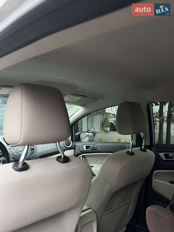 Седан Ford Fiesta 2016 в Киеве