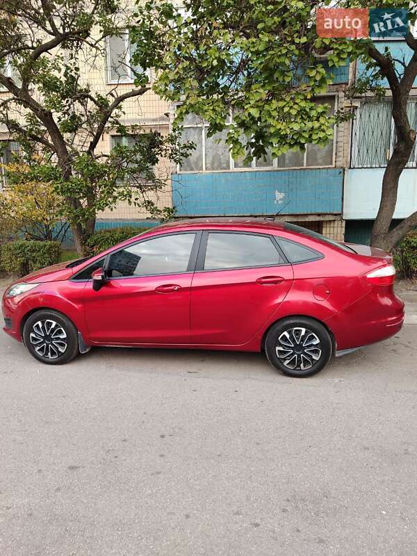 Седан Ford Fiesta 2016 в Кам'янському