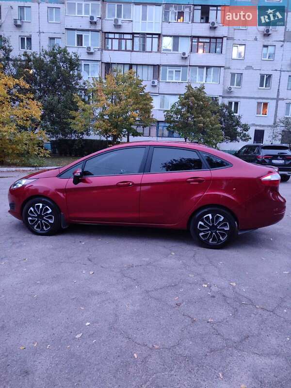 Седан Ford Fiesta 2016 в Кам'янському