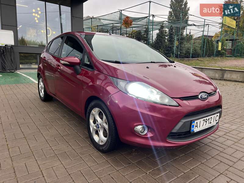 Хетчбек Ford Fiesta 2011 в Києві