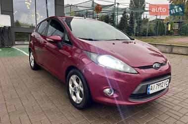 Хетчбек Ford Fiesta 2011 в 