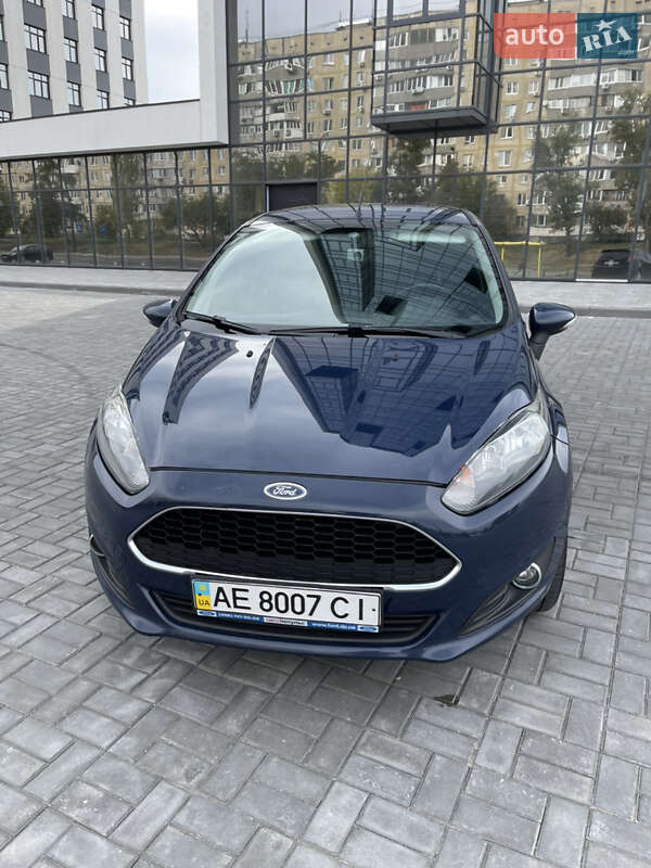 Хэтчбек Ford Fiesta 2016 в Днепре