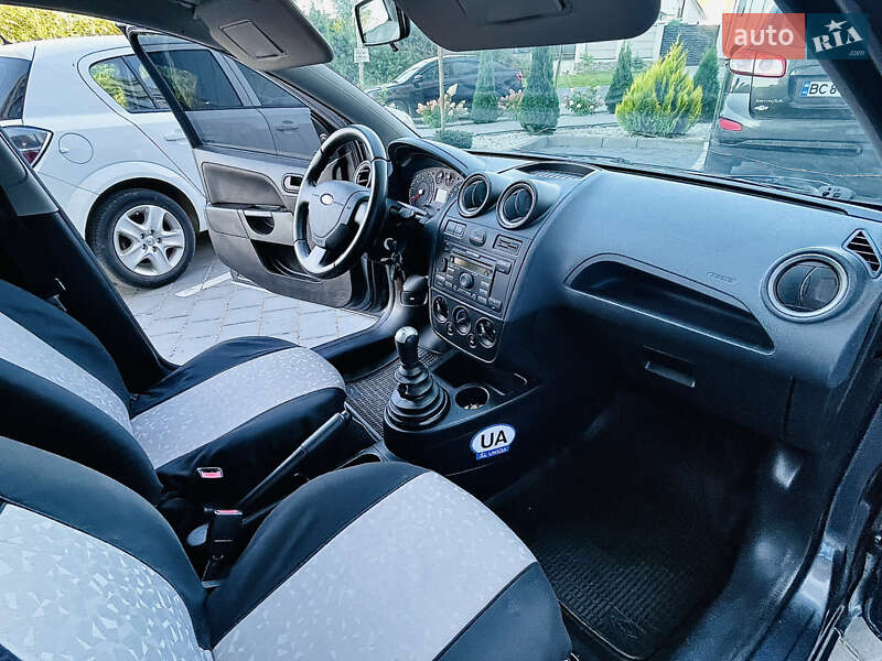 Хэтчбек Ford Fiesta 2007 в Трускавце