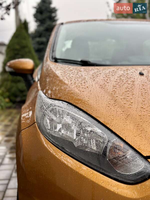 Седан Ford Fiesta 2015 в Виннице