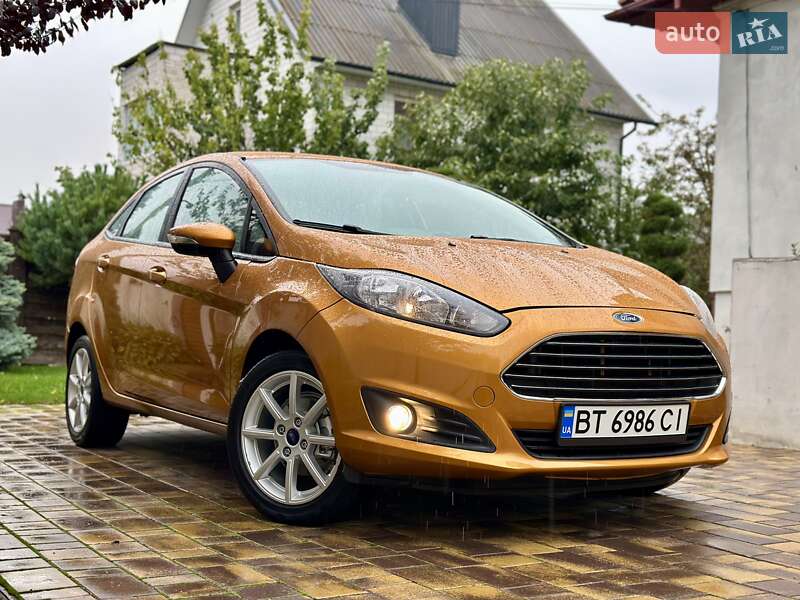 Седан Ford Fiesta 2015 в Виннице