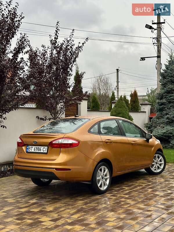 Седан Ford Fiesta 2015 в Виннице