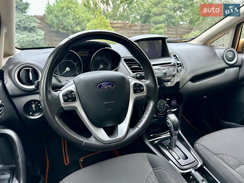 Седан Ford Fiesta 2015 в Виннице