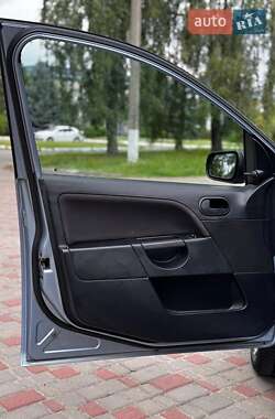 Хэтчбек Ford Fiesta 2007 в 