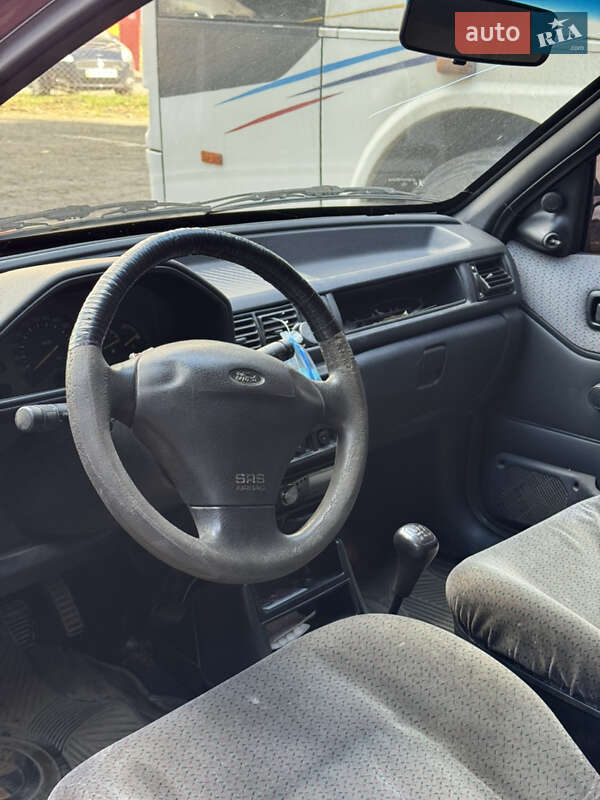 Хэтчбек Ford Fiesta 1995 в Черновцах