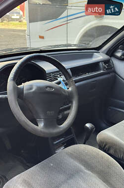 Хэтчбек Ford Fiesta 1995 в 
