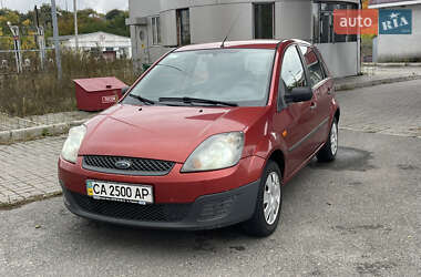 Хэтчбек Ford Fiesta 2007 в 