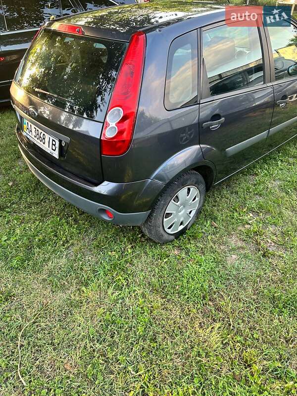 Хетчбек Ford Fiesta 2008 в Києві