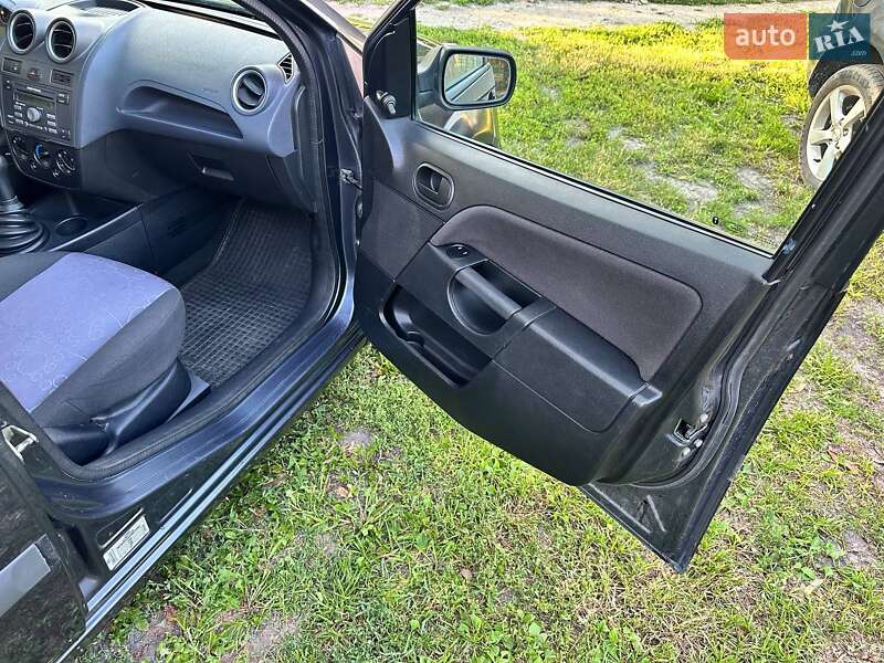 Хетчбек Ford Fiesta 2008 в Києві