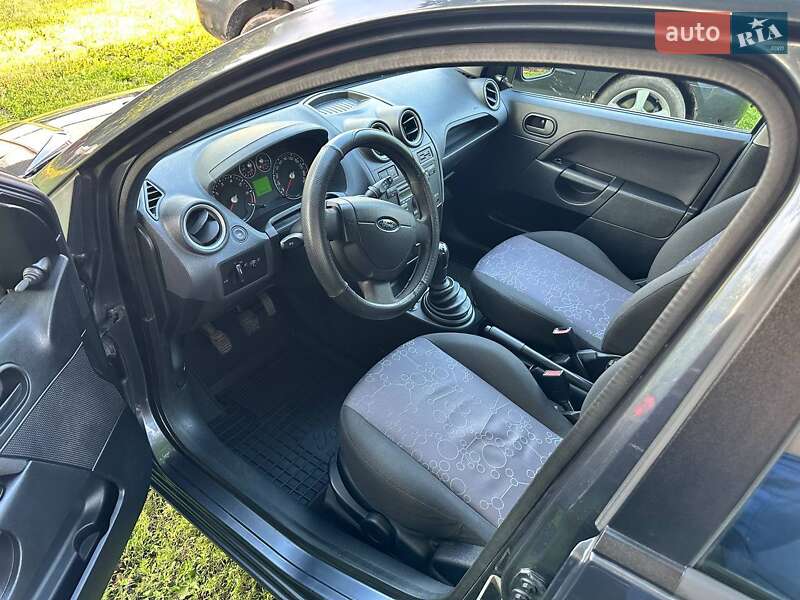 Хетчбек Ford Fiesta 2008 в Києві