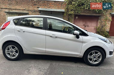 Хетчбек Ford Fiesta 2017 в  фото 7 Хетчбек Ford Fiesta 2017 в