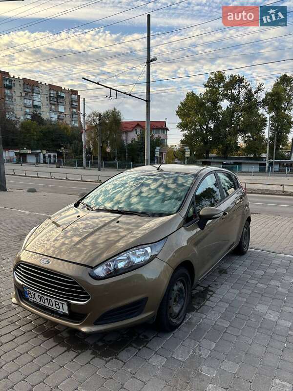 Хэтчбек Ford Fiesta 2013 в 