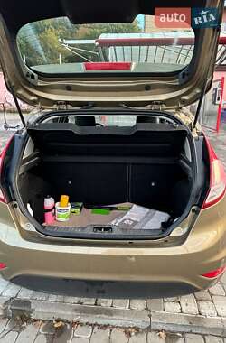 Хэтчбек Ford Fiesta 2013 в 