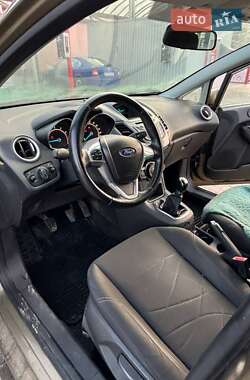 Хэтчбек Ford Fiesta 2013 в 
