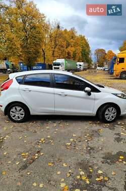 Хэтчбек Ford Fiesta 2012 в 