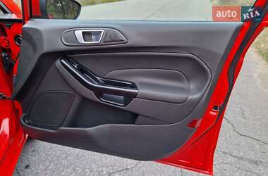 Хэтчбек Ford Fiesta 2013 в 