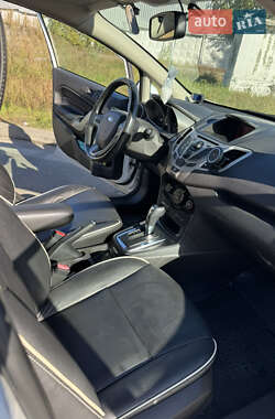 Хэтчбек Ford Fiesta 2012 в 