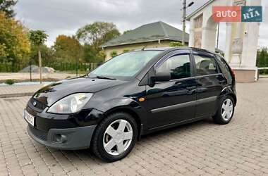 Хэтчбек Ford Fiesta 2008 в Остроге