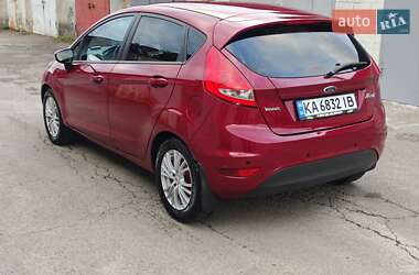 Хэтчбек Ford Fiesta 2011 в 