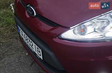 Хэтчбек Ford Fiesta 2011 в 