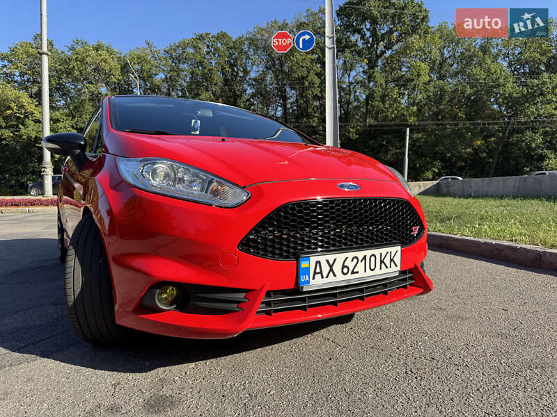 Хетчбек Ford Fiesta 2016 в Харкові фото 10 Хетчбек Ford Fiesta 2016 в Харкові