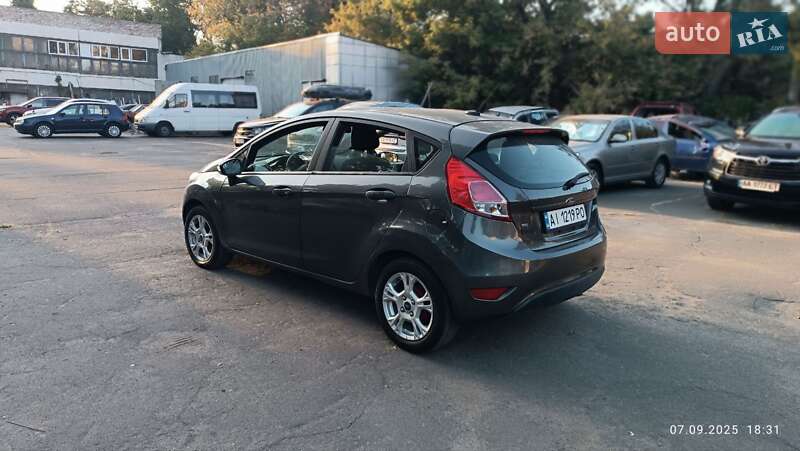 Хэтчбек Ford Fiesta 2016 в Киеве