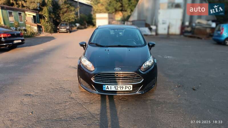 Хэтчбек Ford Fiesta 2016 в Киеве
