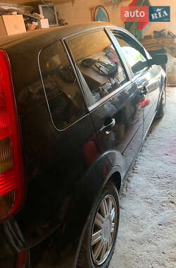 Хэтчбек Ford Fiesta 2002 в  фото 12 Хэтчбек Ford Fiesta 2002 в