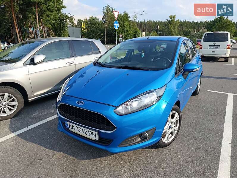 Хэтчбек Ford Fiesta 2016 в Киеве