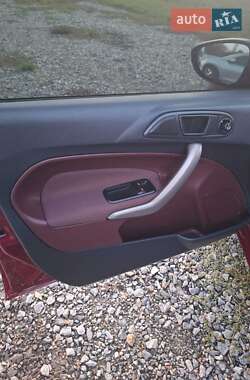 Хэтчбек Ford Fiesta 2009 в 