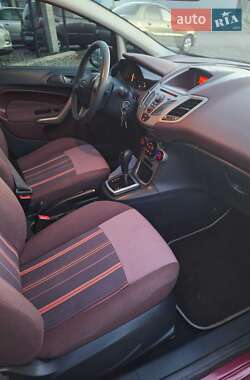 Хэтчбек Ford Fiesta 2009 в 