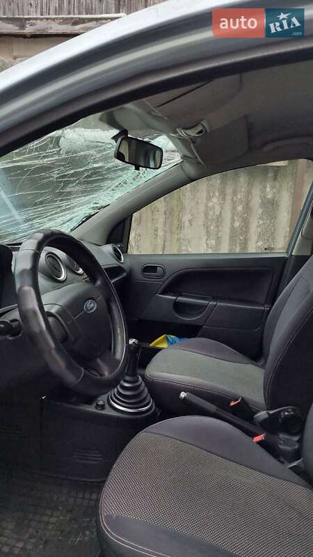 Хэтчбек Ford Fiesta 2006 в Сновске фото 2 Хэтчбек Ford Fiesta 2006 в Сновске