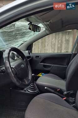 Хетчбек Ford Fiesta 2006 в  фото 2 Хетчбек Ford Fiesta 2006 в