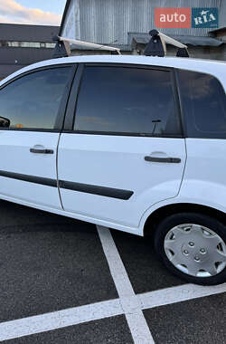 Хэтчбек Ford Fiesta 2007 в 