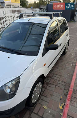 Хэтчбек Ford Fiesta 2007 в 