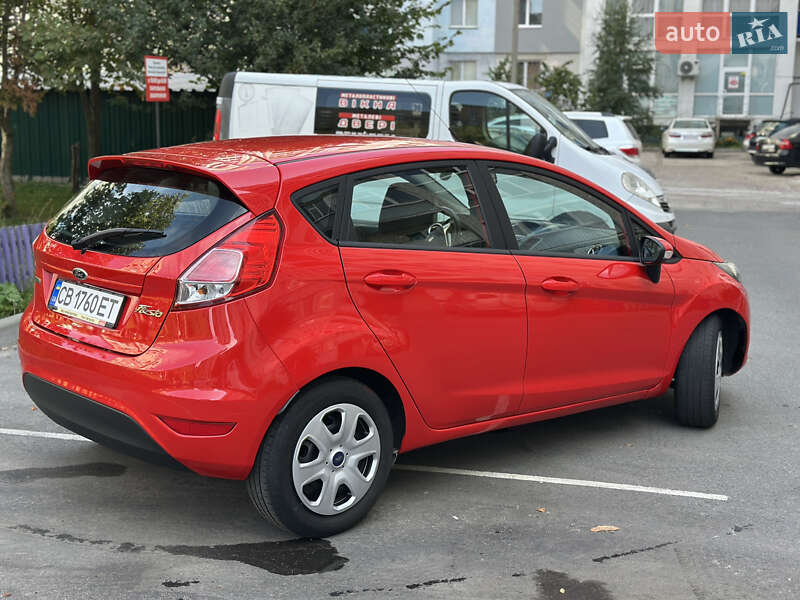 Хэтчбек Ford Fiesta 2016 в Чернигове