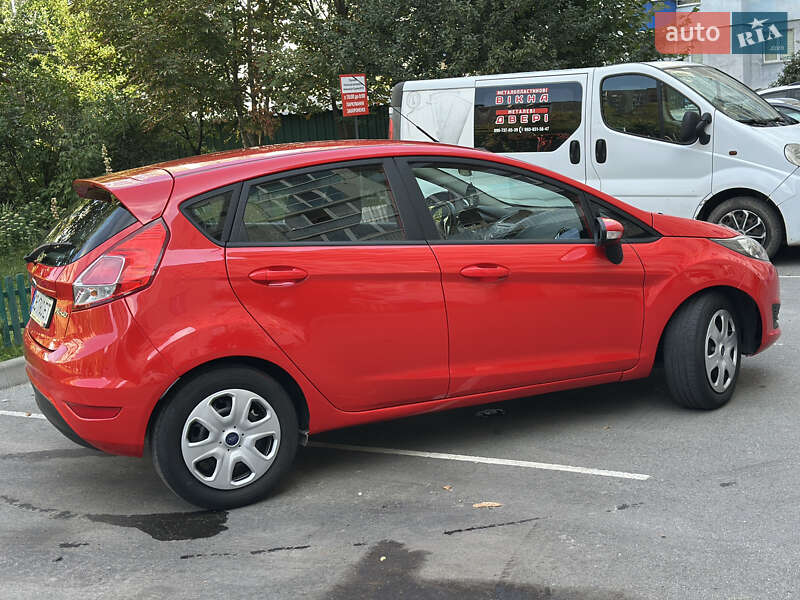 Хэтчбек Ford Fiesta 2016 в Чернигове
